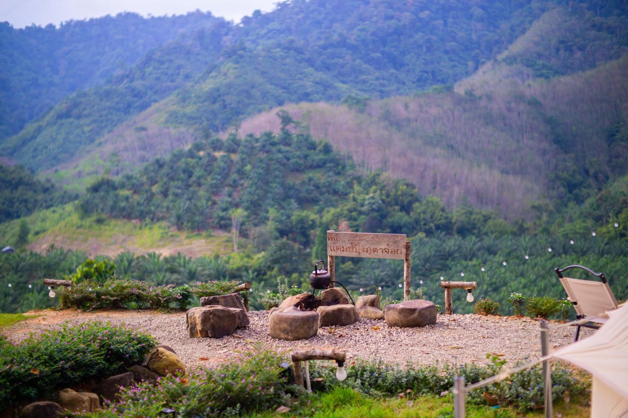 Camping Phutajoy Khaosok แคมป์ปิ้งภูตาจ้อยเขาศก Ban Thung Lang Tham Esterno foto