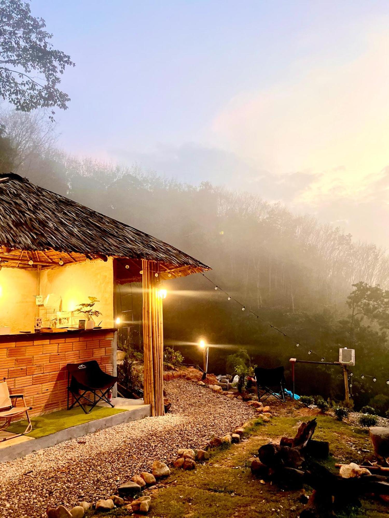 Camping Phutajoy Khaosok แคมป์ปิ้งภูตาจ้อยเขาศก Ban Thung Lang Tham Esterno foto