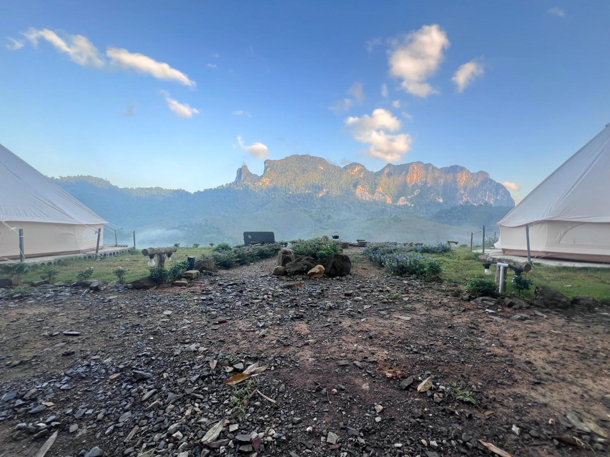 Camping Phutajoy Khaosok แคมป์ปิ้งภูตาจ้อยเขาศก Ban Thung Lang Tham Esterno foto