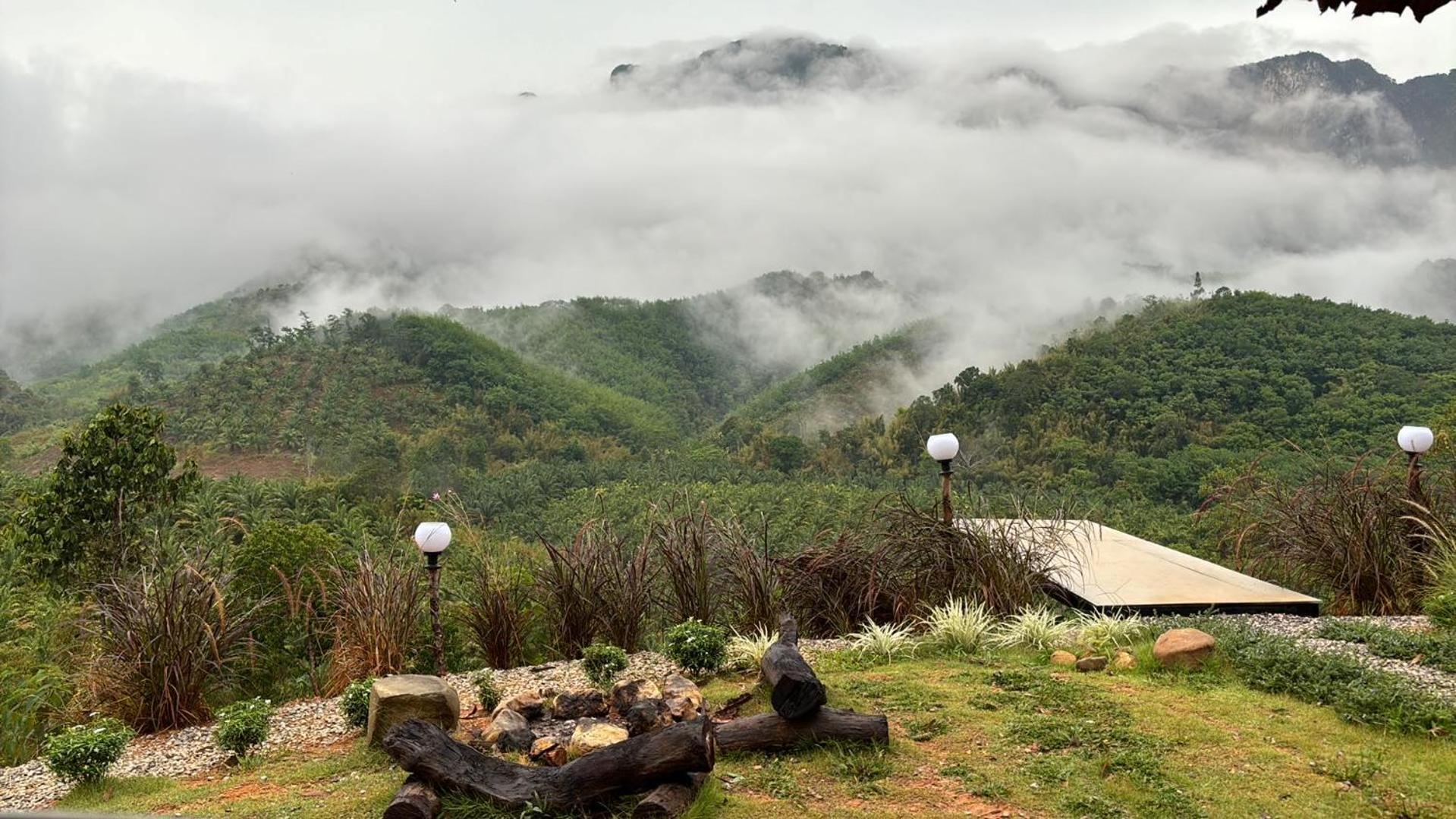 Camping Phutajoy Khaosok แคมป์ปิ้งภูตาจ้อยเขาศก Ban Thung Lang Tham Esterno foto