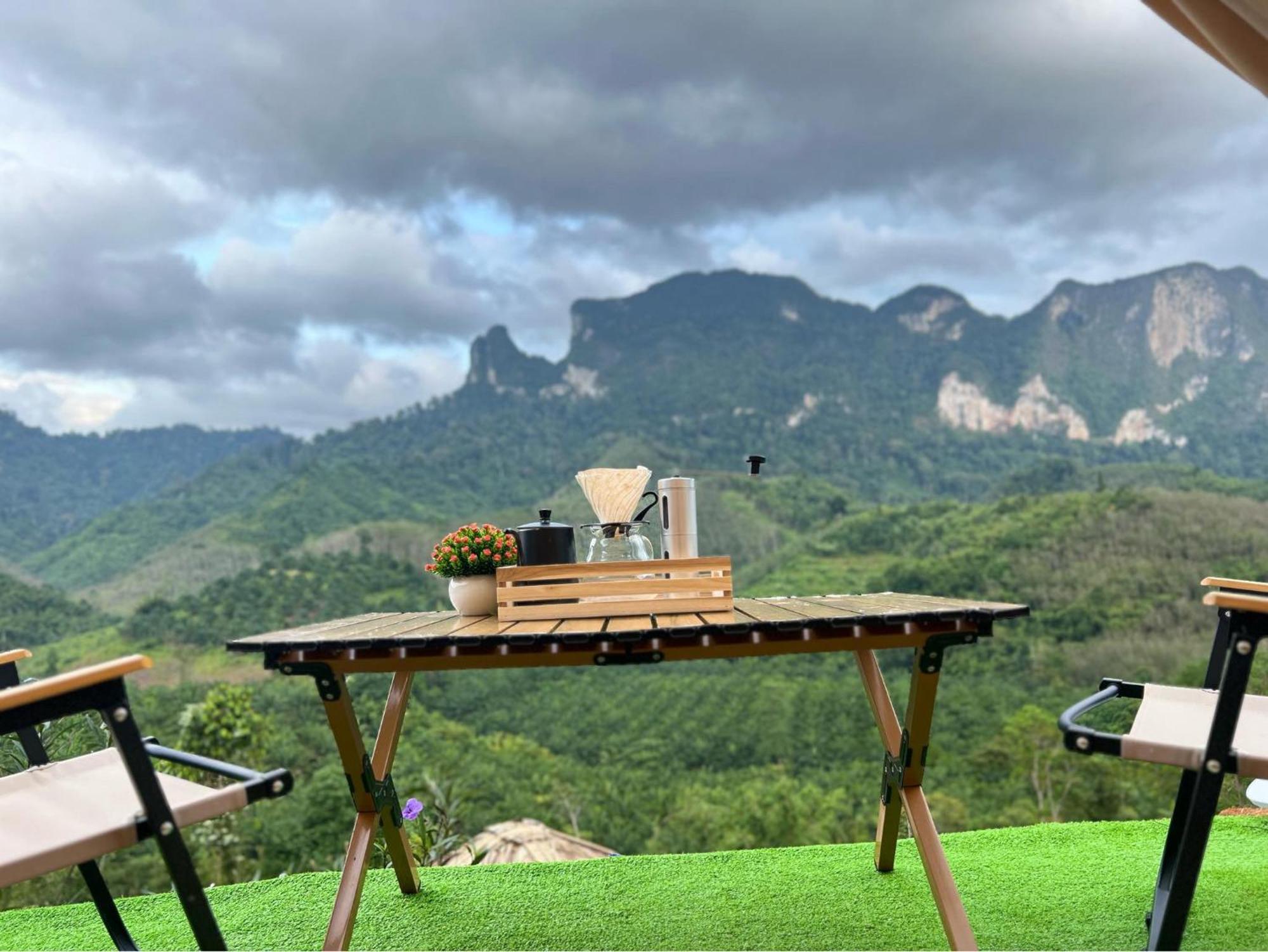 Camping Phutajoy Khaosok แคมป์ปิ้งภูตาจ้อยเขาศก Ban Thung Lang Tham Esterno foto