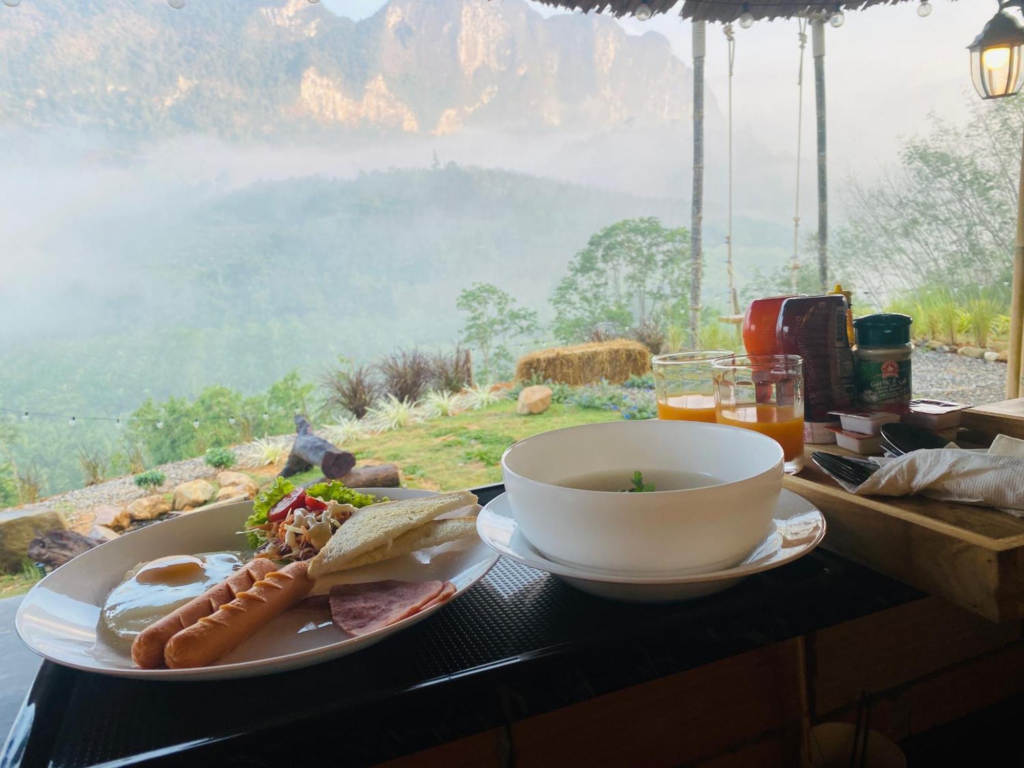 Camping Phutajoy Khaosok แคมป์ปิ้งภูตาจ้อยเขาศก Ban Thung Lang Tham Esterno foto